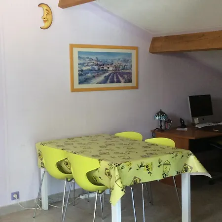 Appartement Les Ecureuils La Roque-d'Antheron Exterior photo